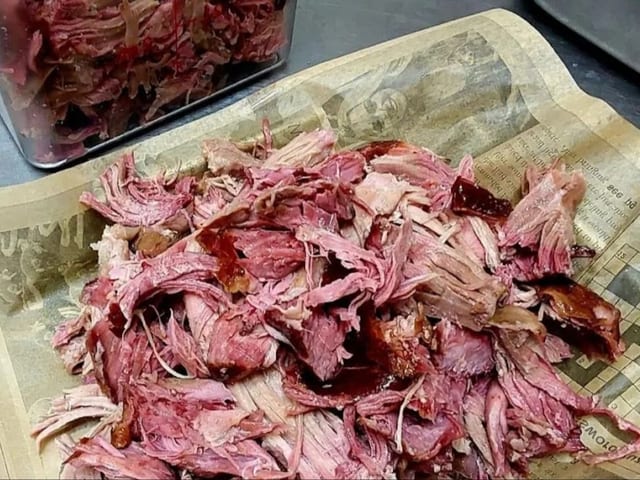 5 LBS PULLED PORK (3 servings).