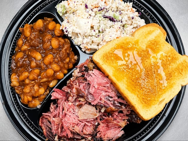 PULLED PORK PLATE & 2 SIDES.